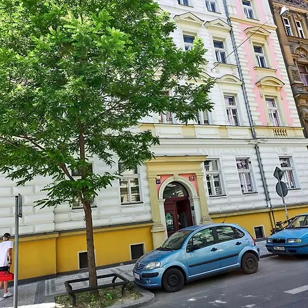 Apartamento Zborovska *